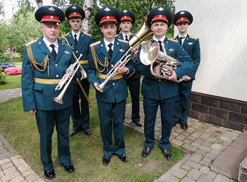Военный оркестр поздравляет с юбилеем